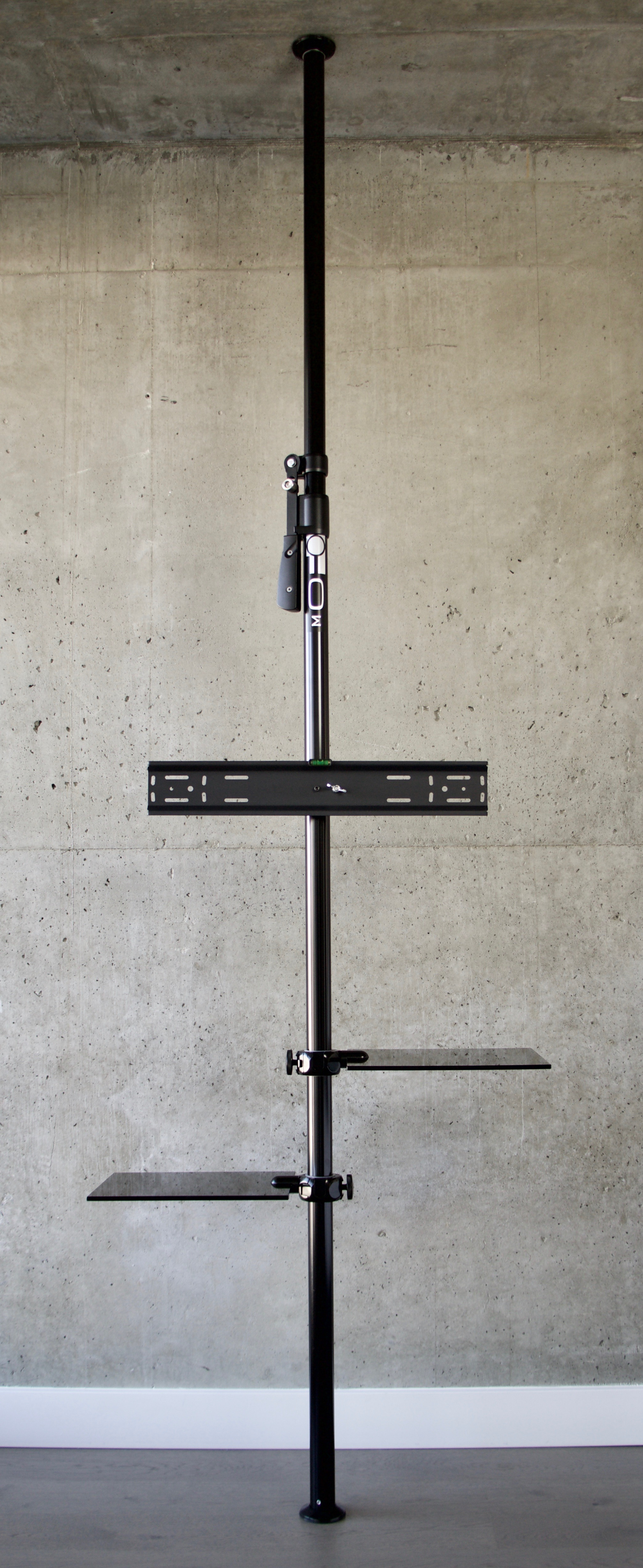 MOFO Pole with two shelves