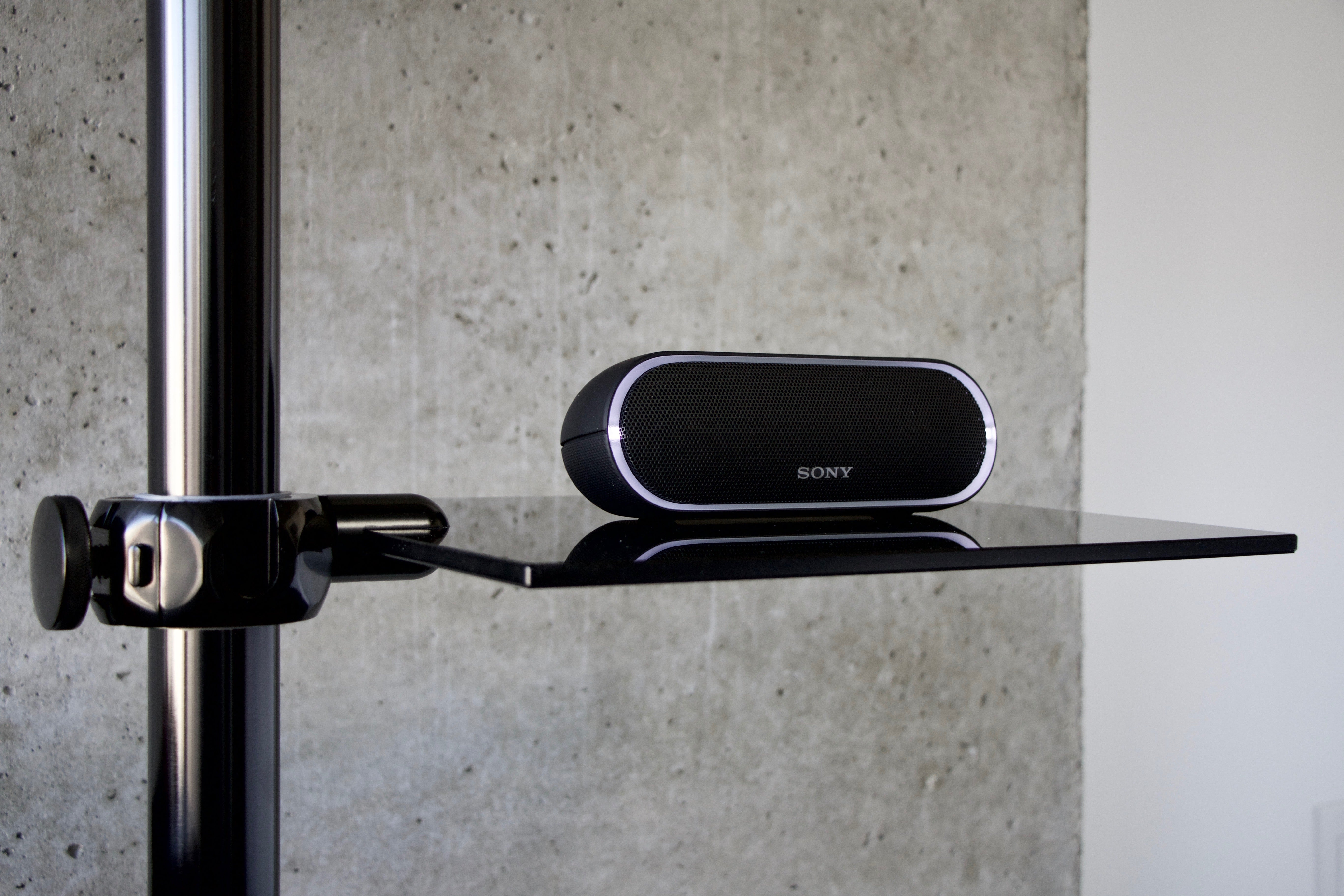 MOFO Pole glass shelf with speaker