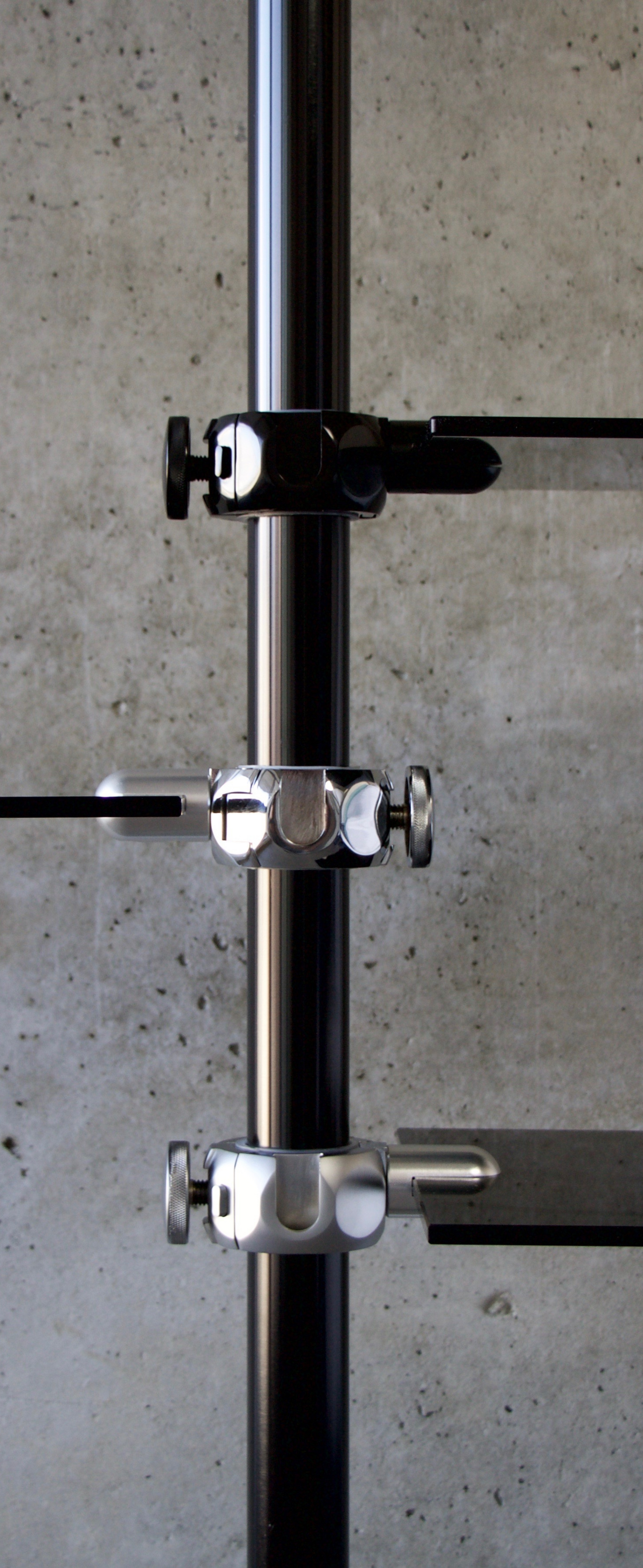 MOFU　シェルフ glass-shelving-for-tv-and-